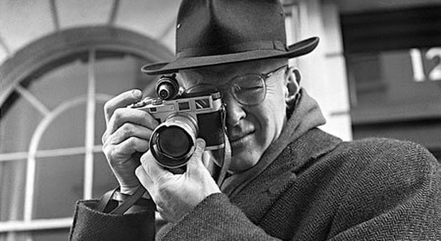 Il fotografo Henri Cartier-Bresson