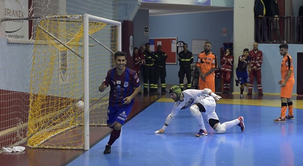 Matteo Esposito in gol contro Latina (Foto Meloccaro)