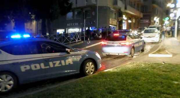 Risse, coltelli e sangue: notti violente in centro, quattro arresti tra stranieri e un italiano