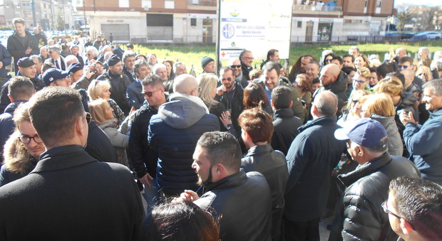 Salvini a Frosinone, viaggio tra i leghisti ciociari in attesa di un autografo e un selfie