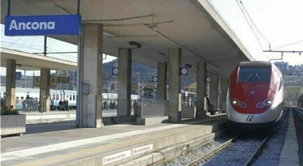 Ferrovia da arrestrare e alta velocità, i sindaci del litorale marchigiano favorevoli: «Meno caos e più turisti»