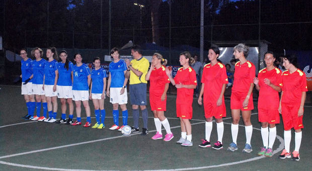 Trofeo di calcio a 5 «Memorial Jo Cox», la Nazionale Femminile Parlamentari sfida una Rappresentativa di giornaliste