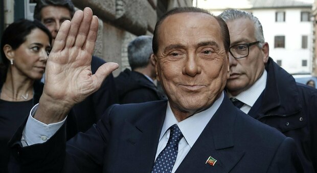 Berlusconi al Mattino: «Il Covid è ancora pericoloso ma non aiuterà più De Luca»