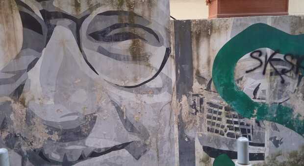 Nappi: «Il murale di Giancarlo Siani sta scomparendo, difendiamo la legalità»