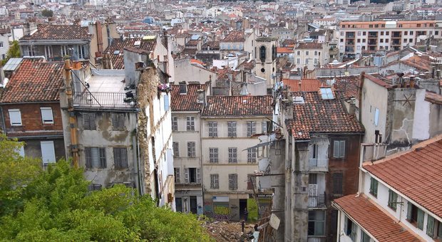 Marsiglia, evacuata un'altra palazzina a rischio crollo