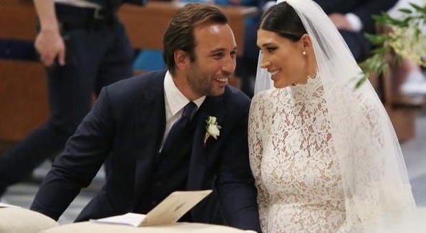 Giorgia Venturini sposa col pancione, Giulia Salemi "acchiappa" il bouquet