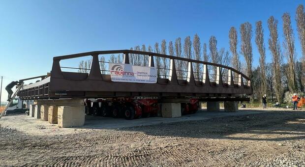 Il ponte da 160 tonnellate per la strada metropolitana Jesolana