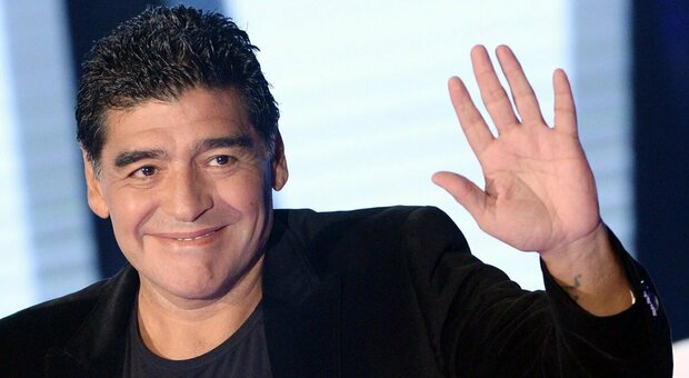 Morte Maradona, rinviati a giudizio in otto: confermata l'apertura del processo in Argentina