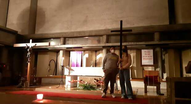 La Via Crucis organizzata nella chiesa di S. Ignazio di Loyola a Ca' Bianca