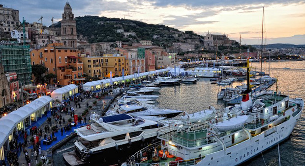 Fino al primo maggio il porto di Gaeta ospita la nona edizione dello Yacht Med Festival, la fiera internazionale dell economia del mare che lo scorso anno ha richiamato trecentomila visitatori.