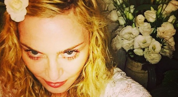 Madonna scatenata in Puglia, balla la pizzica