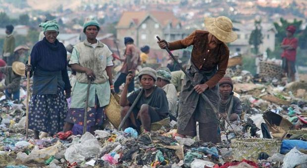 Madagascar, la sfida della città dei bambini nata nell inferno della discarica