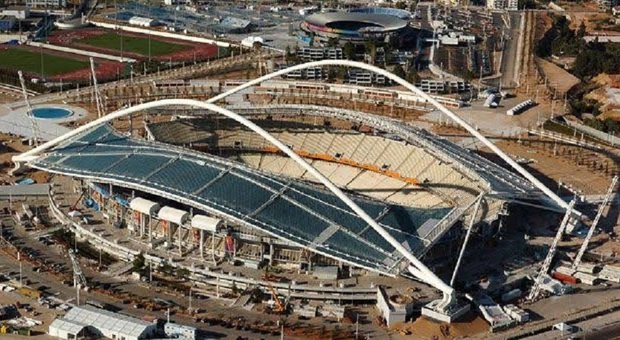 Stadio Olimpico, chiuso per motivi di sicurezza: il tetto rischia di crollare