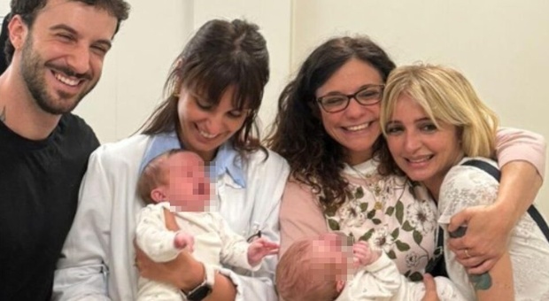 Veronica Peparini, le gemelline nell'abbraccio con le dottoresse: «Non smetterò mai di essere grata a loro»