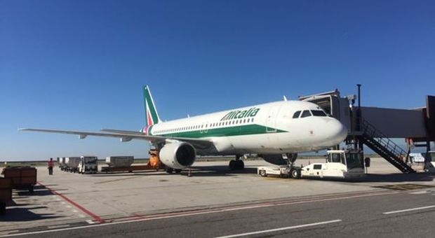 Alitalia, riunione su CIGS rinviata al 27 aprile