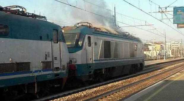 Brucia il locomotore dell'Euronight a Lambrate: disagi sulla linea ferroviaria Milano-Venezia