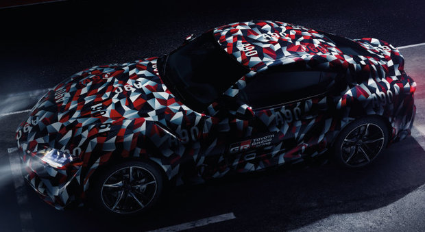 La Toyota Supra concept in versione camouflage che sarà esposta a Goodwood