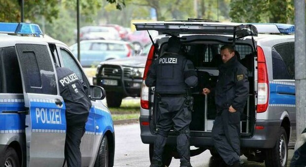 Germania, spari davanti al tribunale di Bielefeld: diversi feriti, arrestato un uomo