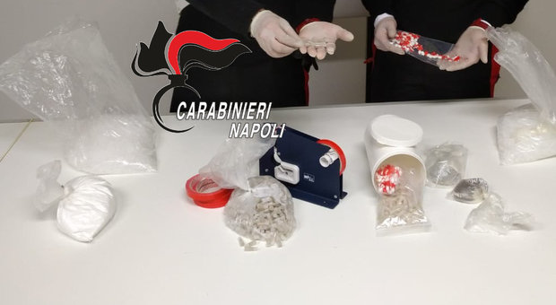 Eroina e cocaina pronte per lo spaccio: tre arresti nel Napoletano
