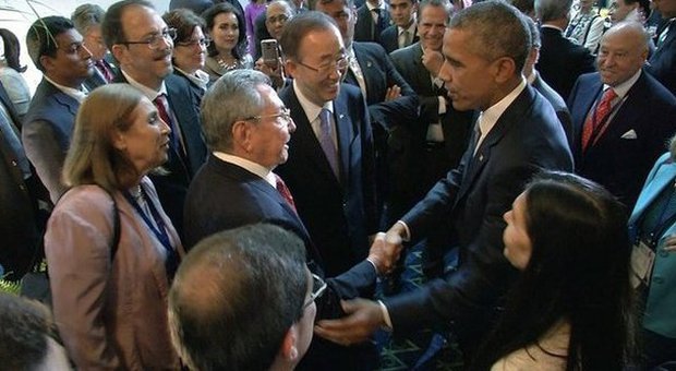 Obama: «Io e Castro qui, occasione storica: guerra fredda finita da tempo, via l'embargo»