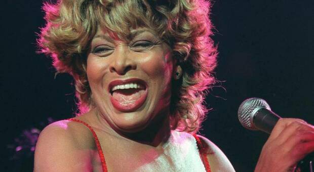 Tina Turner, la malattia di cui soffriva: «E' morta serenamente»