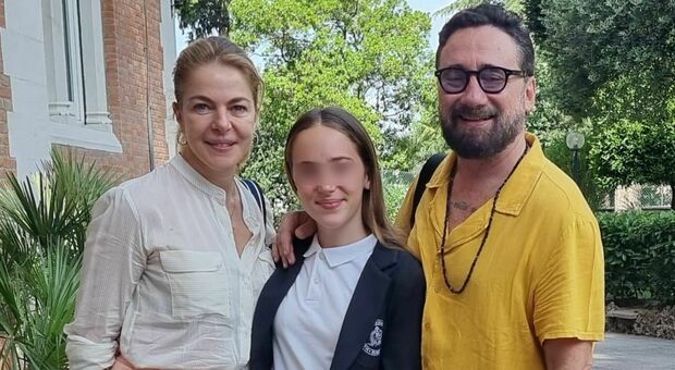 Claudia Gerini e Federico Zampaglione, la figlia Linda ha fatto l'esame di terza media: «È stata bravissima»