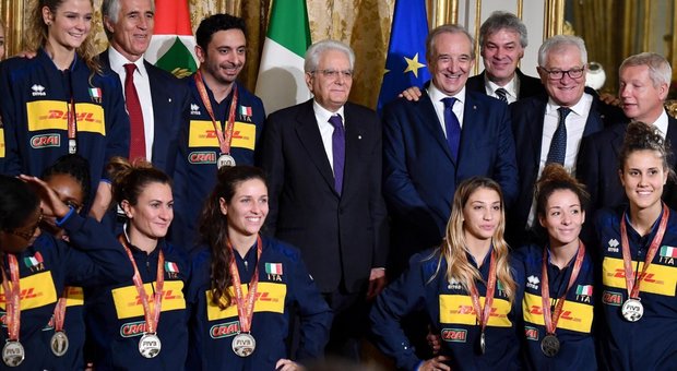 Il Presidente Mattarella: «Vorrei il Paese coeso come le azzurre del volley»