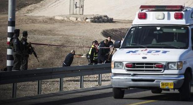 Cisgiordania, auto usata come ariete sulla folla: feriti quattro israeliani