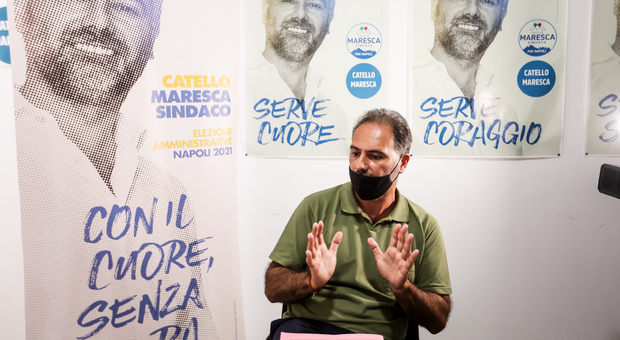 Elezioni a Napoli, Maresca e i manifesti abusivi: «Li andrò a rimuovere personalmente»