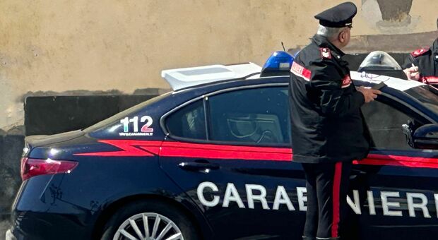 Viola il divieto di avvicinamento ai familiari e aggredisce i carabinieri: arrestato a Minori