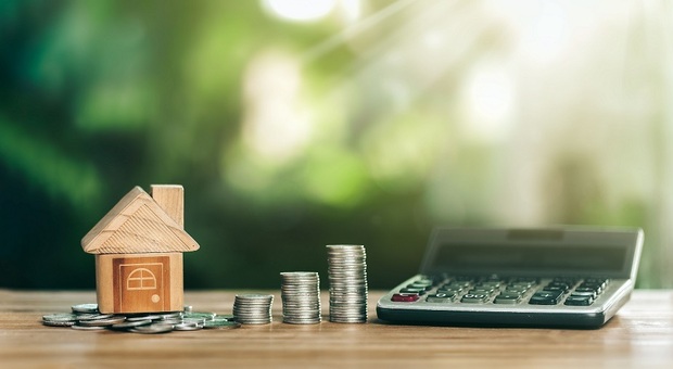 Mutui, per comprare casa serve un reddito più alto del 27% rispetto all'anno scorso. Come orientarsi con i nuovi tassi