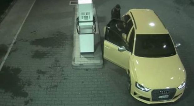 Alla sbarra per rapina l'imprendibile autista della "banda dell'Audi gialla"