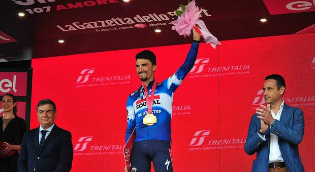Giro d'Italia, a Fano trionfa il francesce Alaphilippe Secondo Narvaez, Hermans terzo