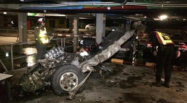 Autobomba esplode sull'isola dei turisti: tra i feriti anche una 12enne italiana