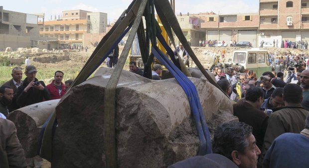 Egitto, il ministro smentisce: «La statua gigante non è di Ramses»