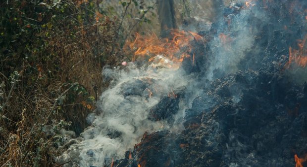 L'incendio a Saxa Rubra (foto Fracassi/Toiati)