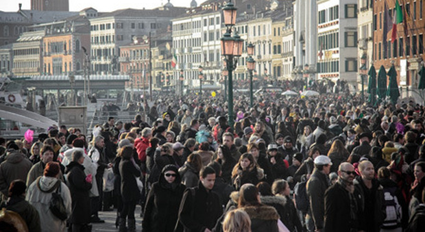Sette piani per proteggere Venezia dall'assalto dei turisti: ecco come