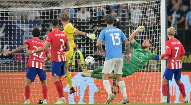 Provedel, gol di testa allo scadere contro l'Atletico Madrid: ma per il portiere della Lazio non è la prima rete in carriera