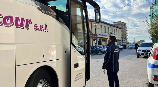 Ferrovia chiusa tra Nocera e Salerno, nuove fermate dei bus sostitutivi