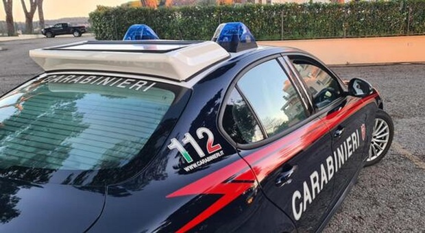 Donna stuprata in una baraccopoli a Napoli, arrestato l'aggressore. Lei è sotto choc in ospedale