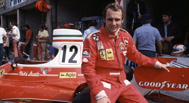 L'ultimo desiderio di Niki Lauda: sarà sepolto con la tuta della Ferrari di campione del mondo