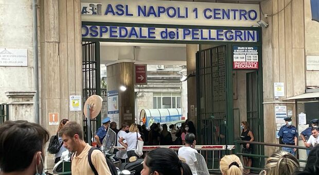 Napoli, bambino cade dal balcone al terzo piano e muore: aveva quattro anni