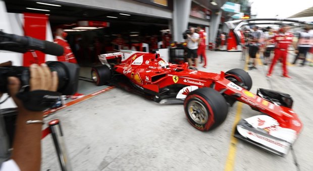 Gp Malesia, problemi al turbo Vettel parte dall'ultima posizione