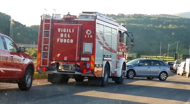 Foligno, incidente stradale: sul posto carabinieri e vigili del fuoco