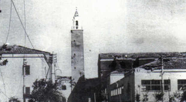 Il campanile di Aprilia nel 1944
