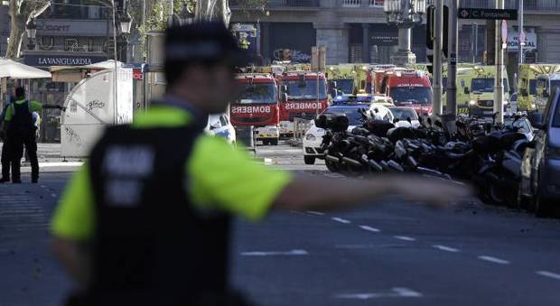 Barcellona, spunta secondo covo: trovati 550 litri acetone per bomba