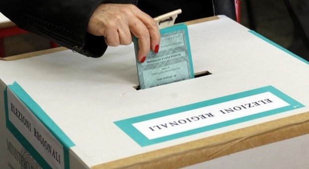Elezioni Regionali, urne aperte in Emilia e in Calabria: Affluenza in calo