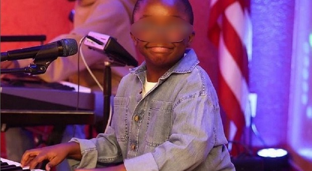 Jude, 11 anni, il bambino "speciale" che suona come Mozart senza aver mai preso lezione di pianoforte