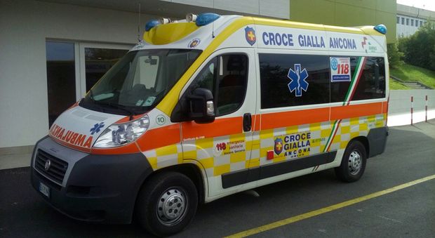 Ancona, donna urtata dall'autobus di Conerobus finisce all'ospedale
