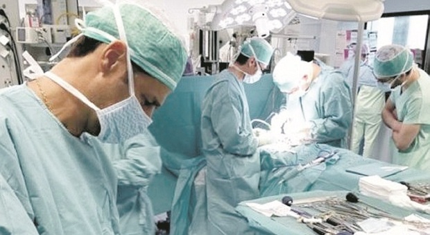Operazione chirurgica (foto d'archivio)